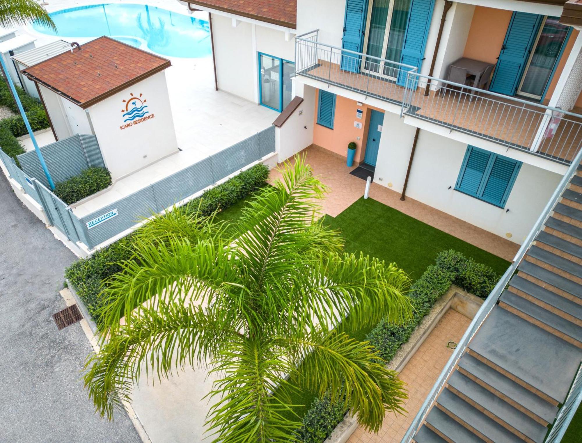 Icaro Residence Apartments With A Beautiful Pool Sant'Agata di Militello Luaran gambar