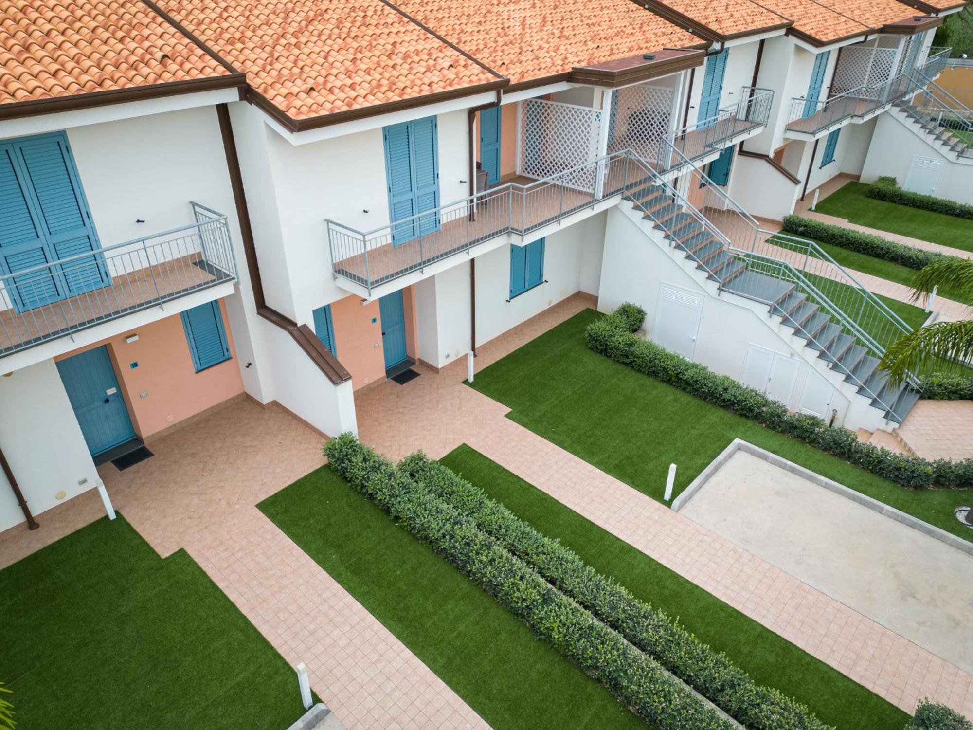 Icaro Residence Apartments With A Beautiful Pool Sant'Agata di Militello Luaran gambar
