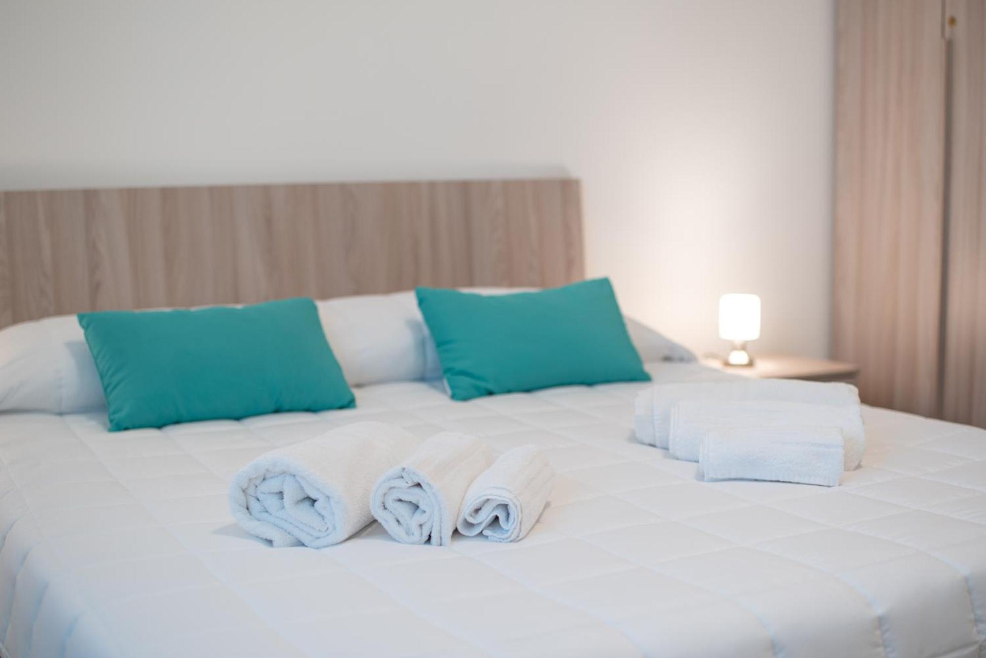 Icaro Residence Apartments With A Beautiful Pool Sant'Agata di Militello Luaran gambar