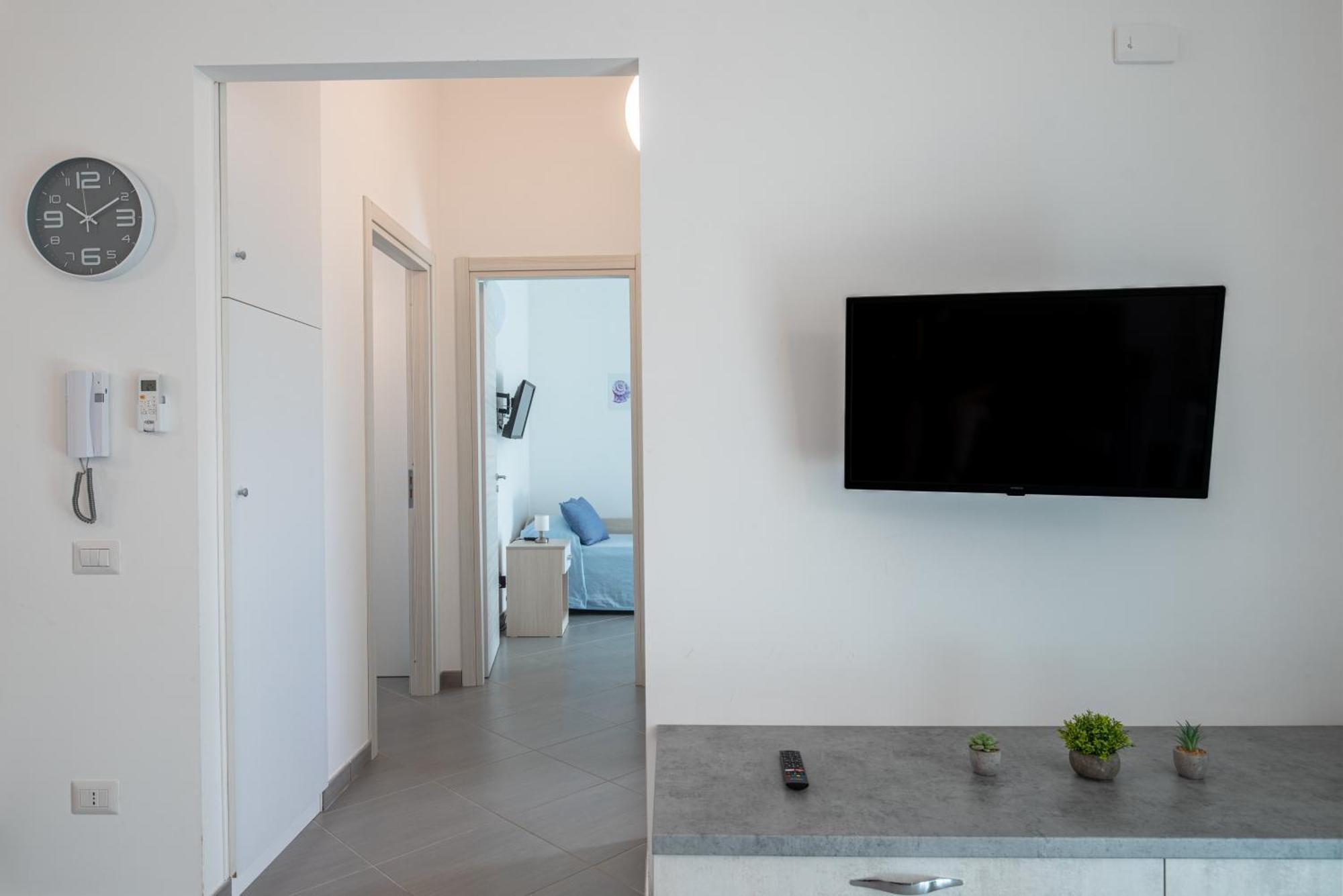 Icaro Residence Apartments With A Beautiful Pool Sant'Agata di Militello Luaran gambar