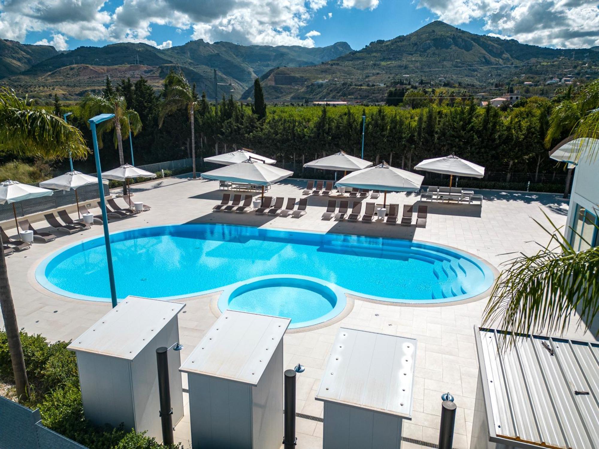 Icaro Residence Apartments With A Beautiful Pool Sant'Agata di Militello Luaran gambar