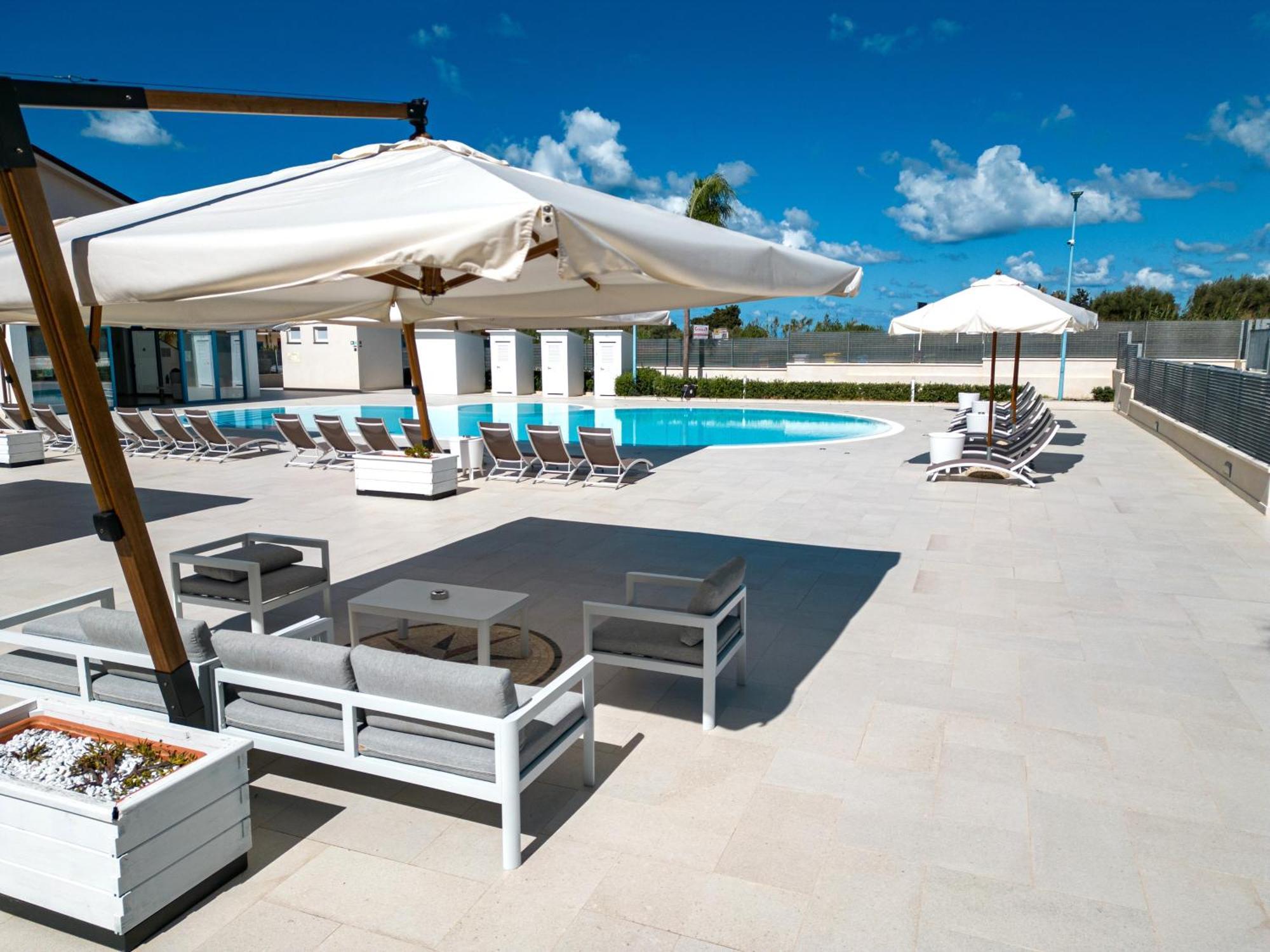 Icaro Residence Apartments With A Beautiful Pool Sant'Agata di Militello Luaran gambar