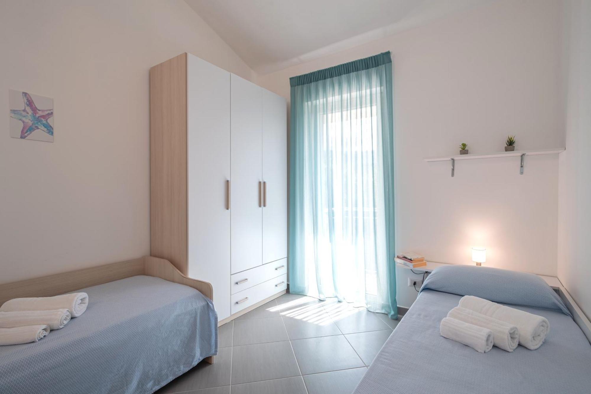 Icaro Residence Apartments With A Beautiful Pool Sant'Agata di Militello Luaran gambar