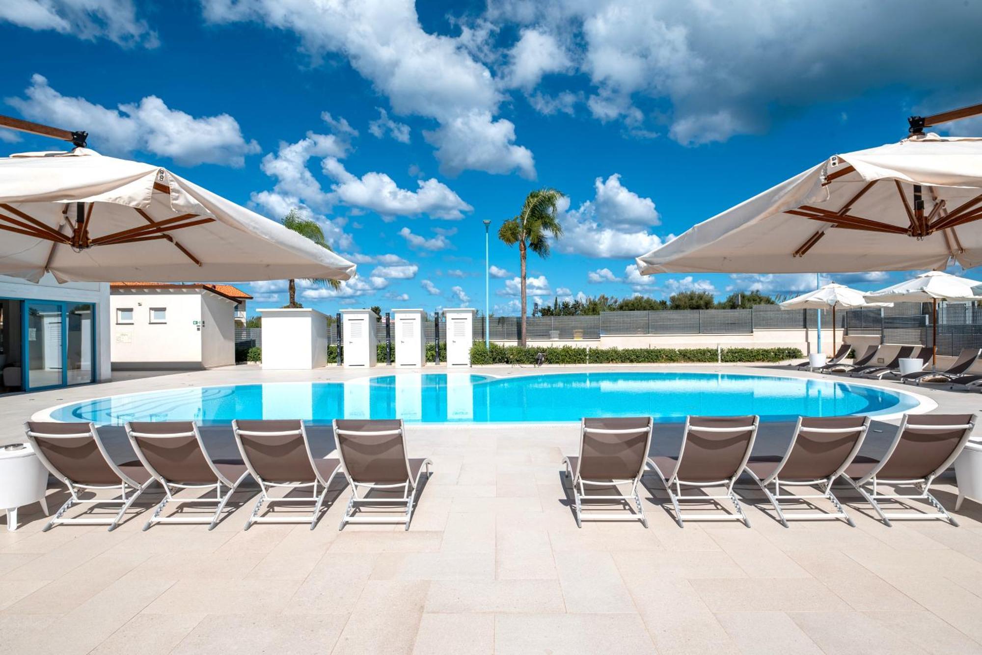 Icaro Residence Apartments With A Beautiful Pool Sant'Agata di Militello Luaran gambar