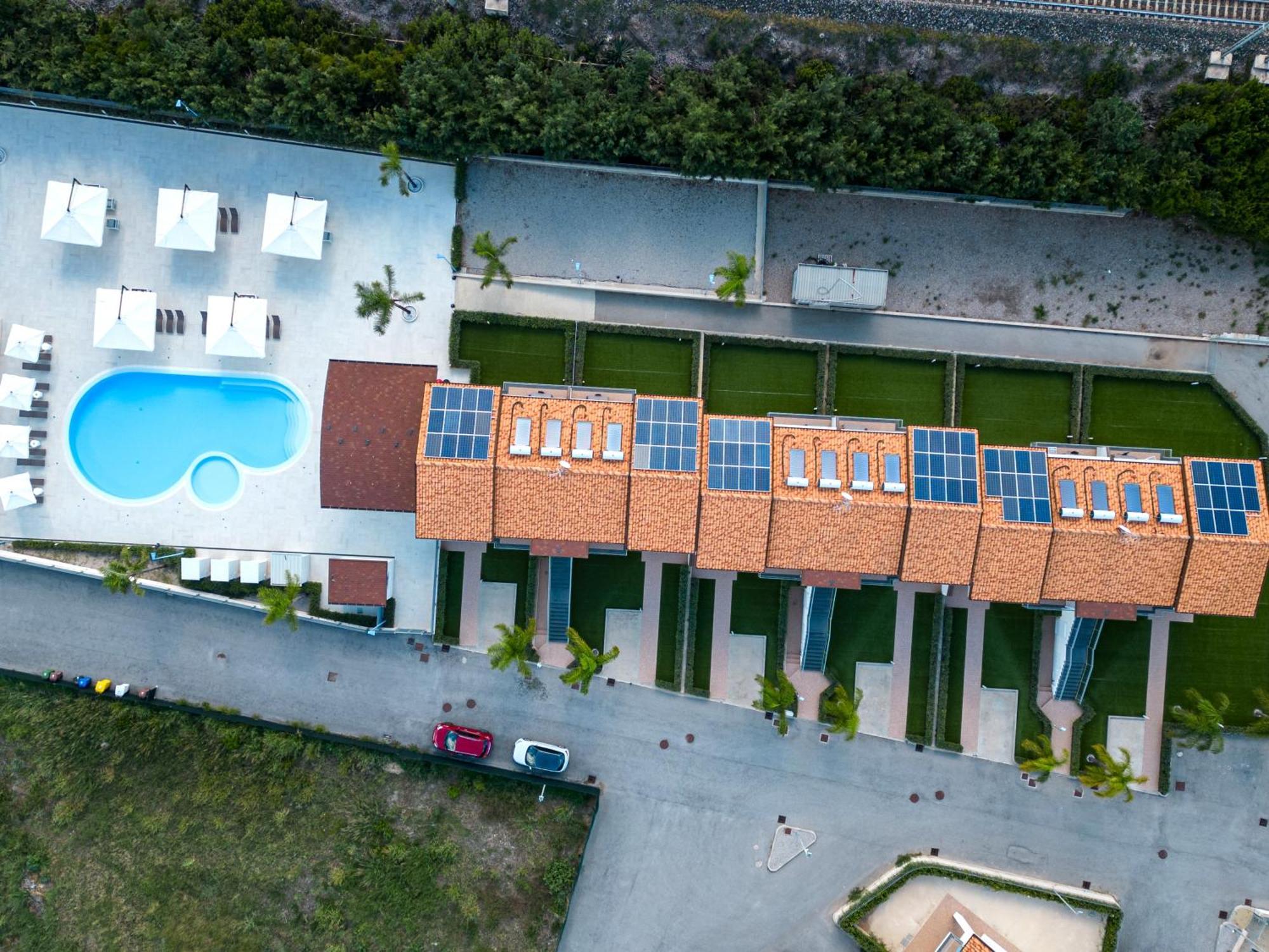 Icaro Residence Apartments With A Beautiful Pool Sant'Agata di Militello Luaran gambar