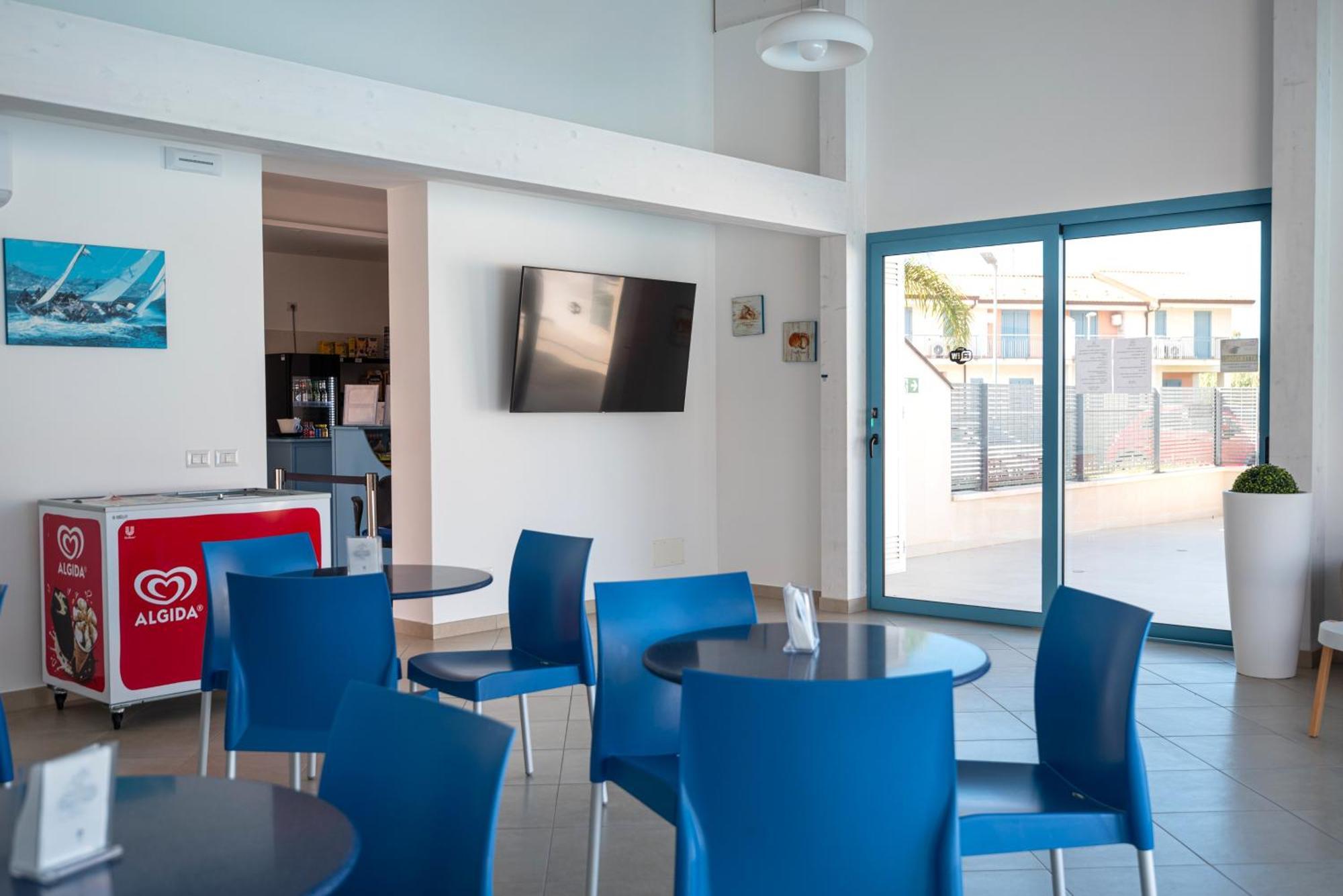 Icaro Residence Apartments With A Beautiful Pool Sant'Agata di Militello Luaran gambar