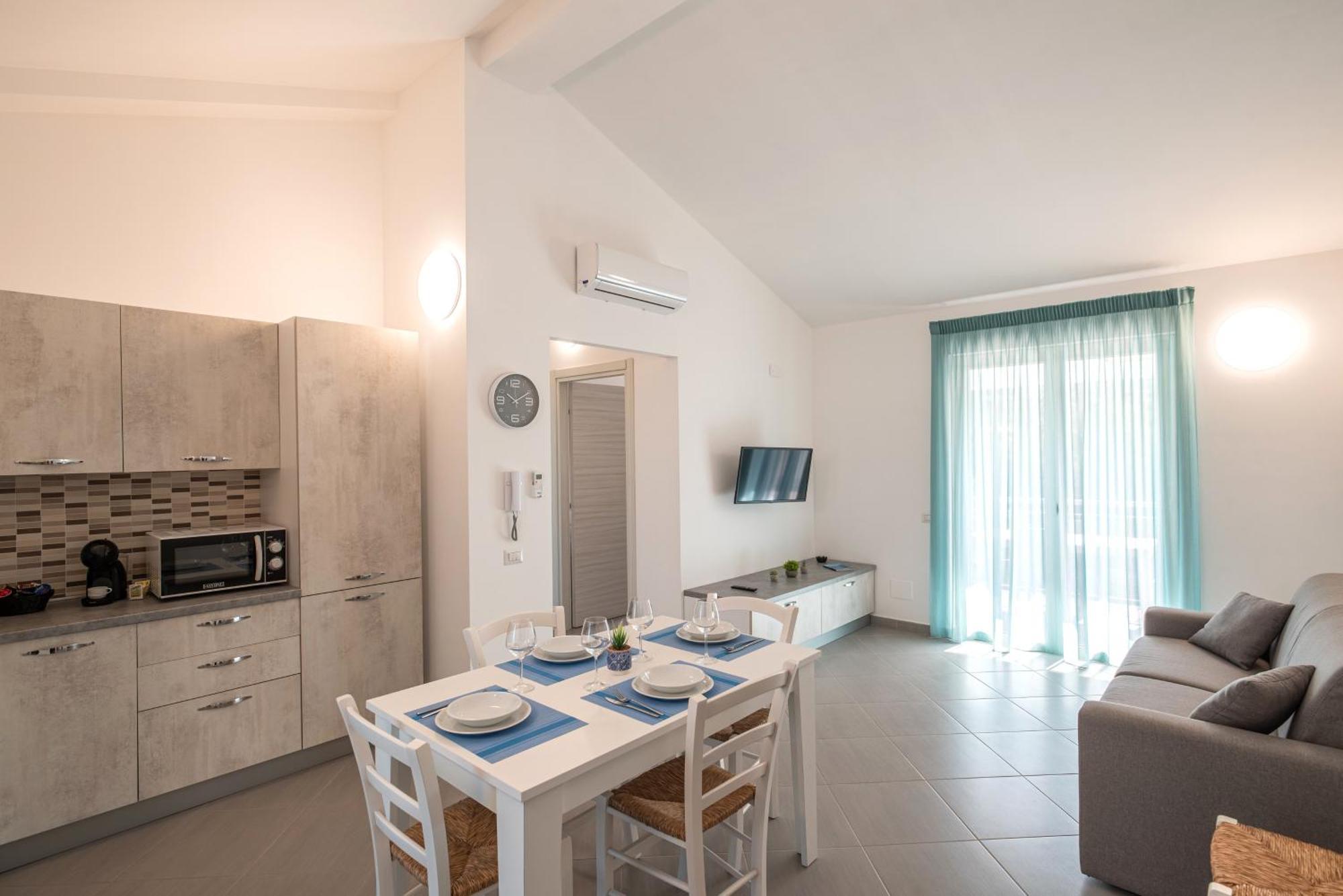 Icaro Residence Apartments With A Beautiful Pool Sant'Agata di Militello Luaran gambar