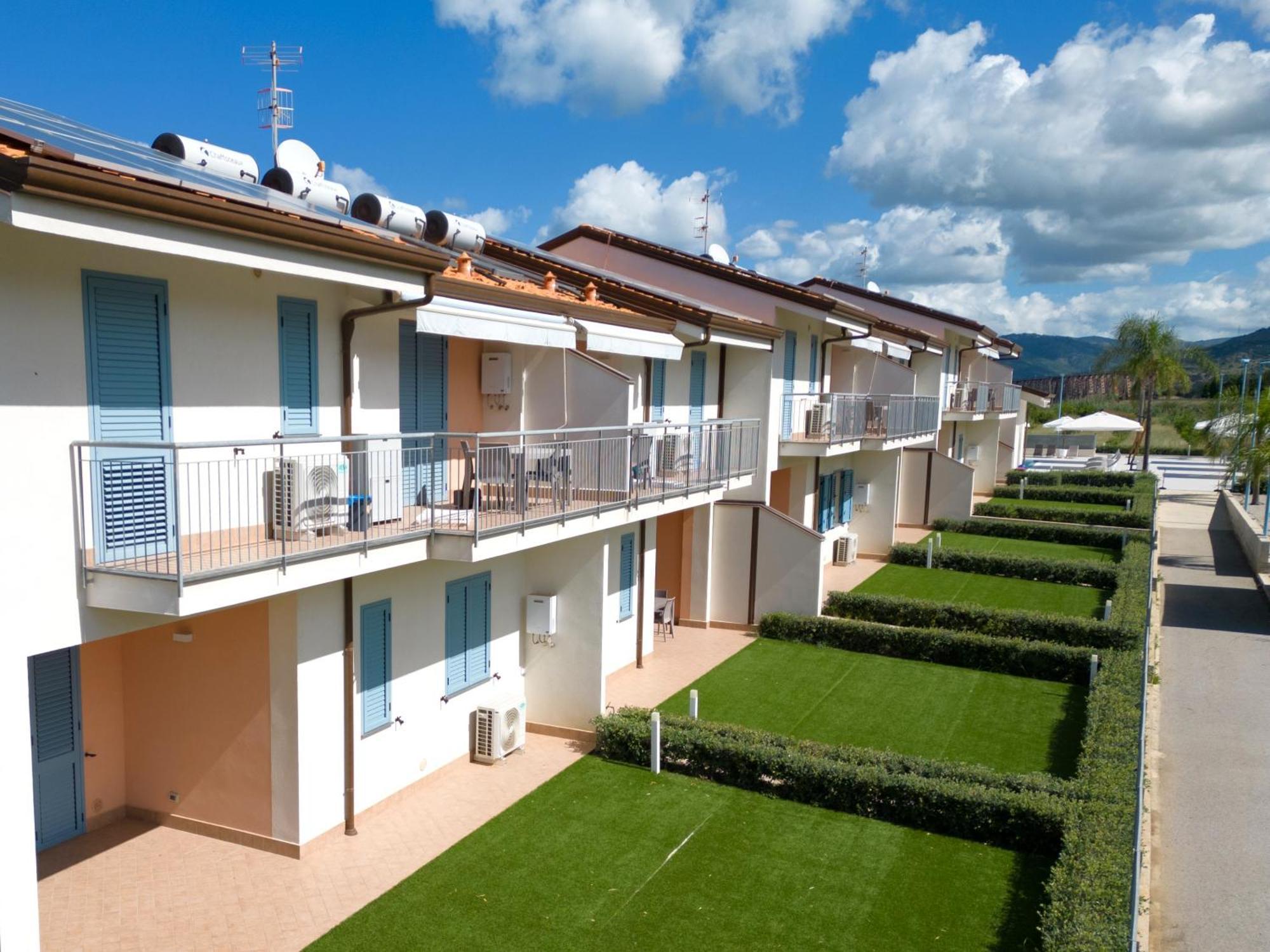 Icaro Residence Apartments With A Beautiful Pool Sant'Agata di Militello Luaran gambar