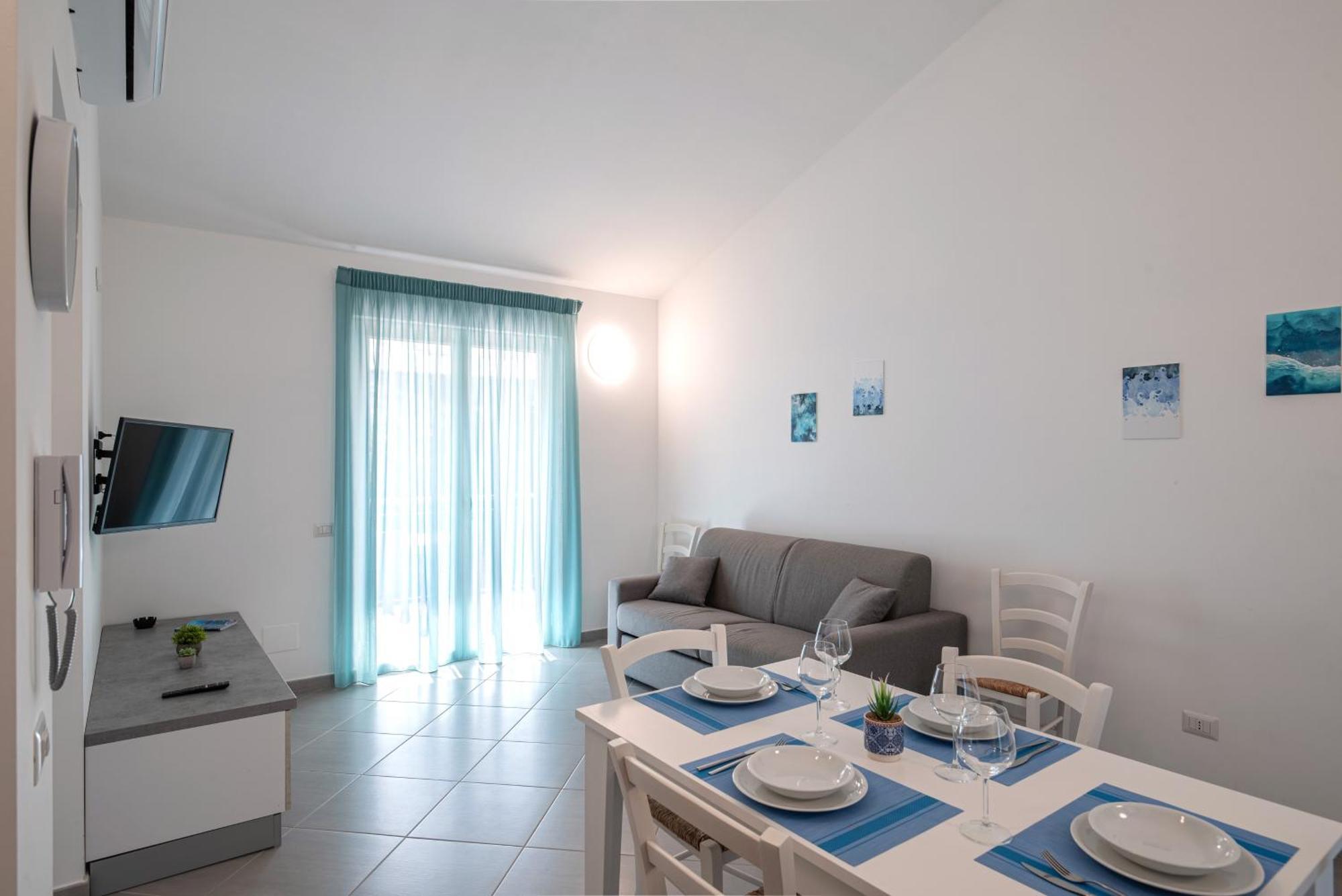 Icaro Residence Apartments With A Beautiful Pool Sant'Agata di Militello Luaran gambar